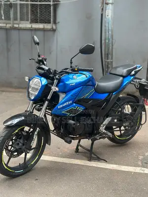 সুজুকি জিক্সার ২০২৩ নীল