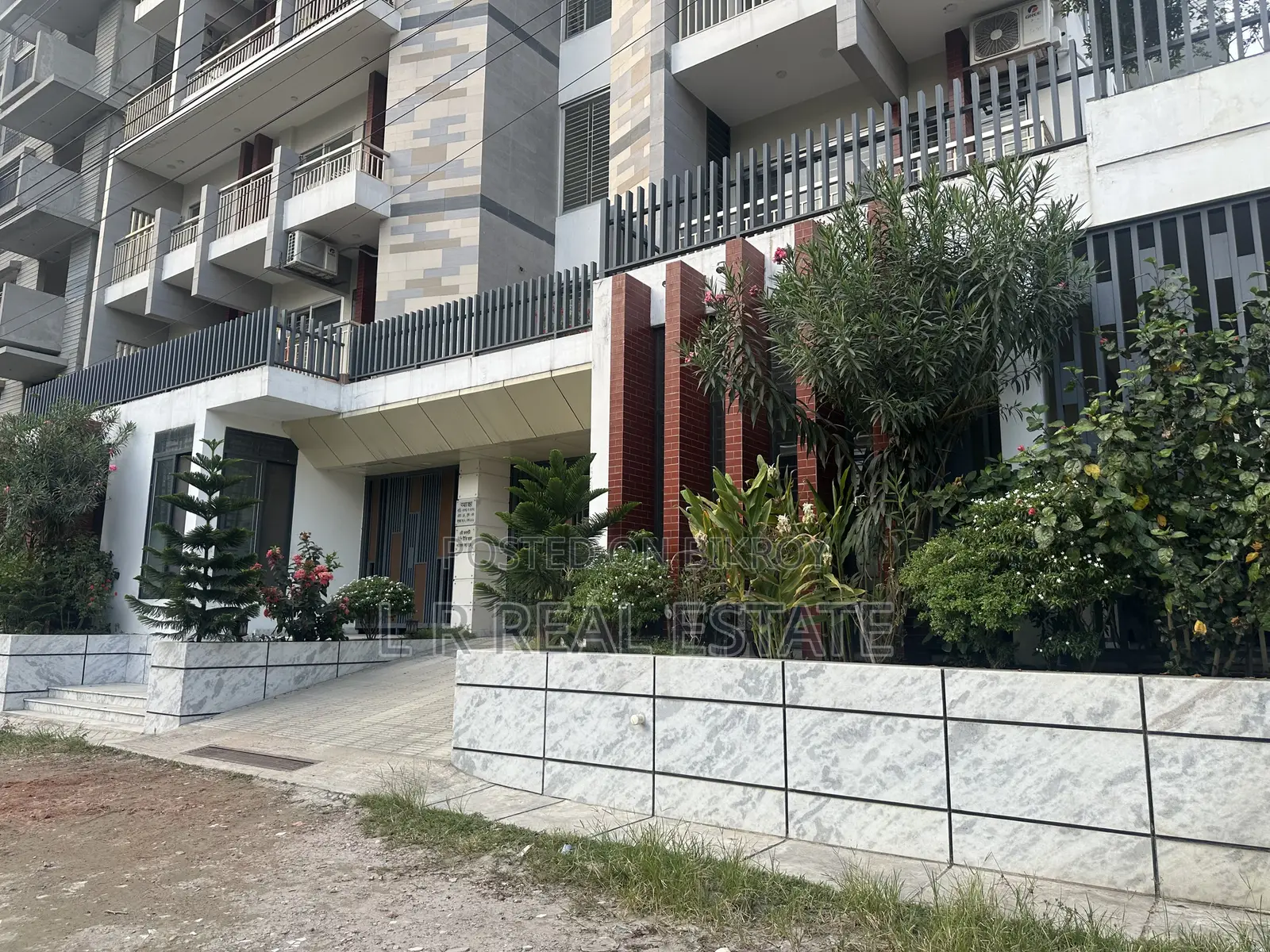 M-Block, 3-Katha, South-Face, Near 300' Road, Bashundhara R/A