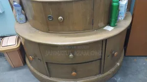 ড্রেসিং টেবিল