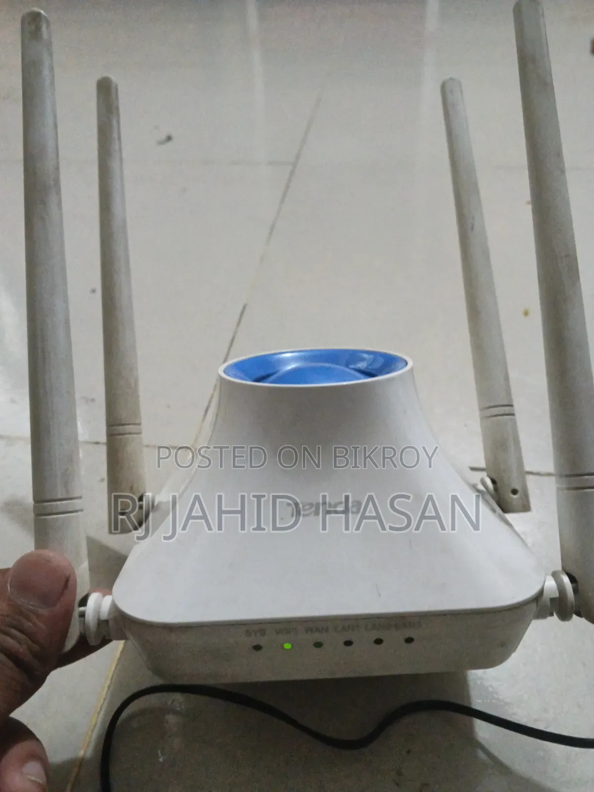 একটি রাউটার বিক্রি হবে