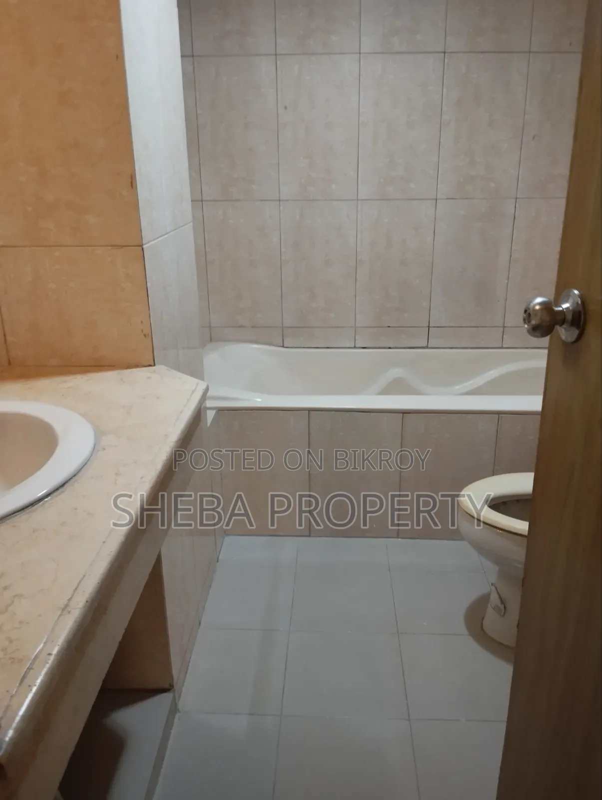 গুলশানে ৪ বেডরুমের অ্যাপার্টমেন্ট ভাড়ার জন্য