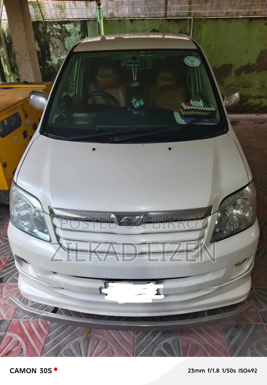 টয়োটা নোয়া ২০০৪ পার্ল