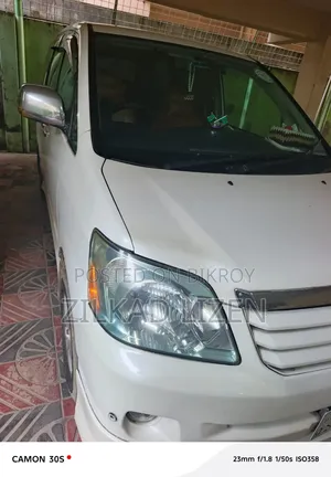 টয়োটা নোয়া ২০০৪ পার্ল