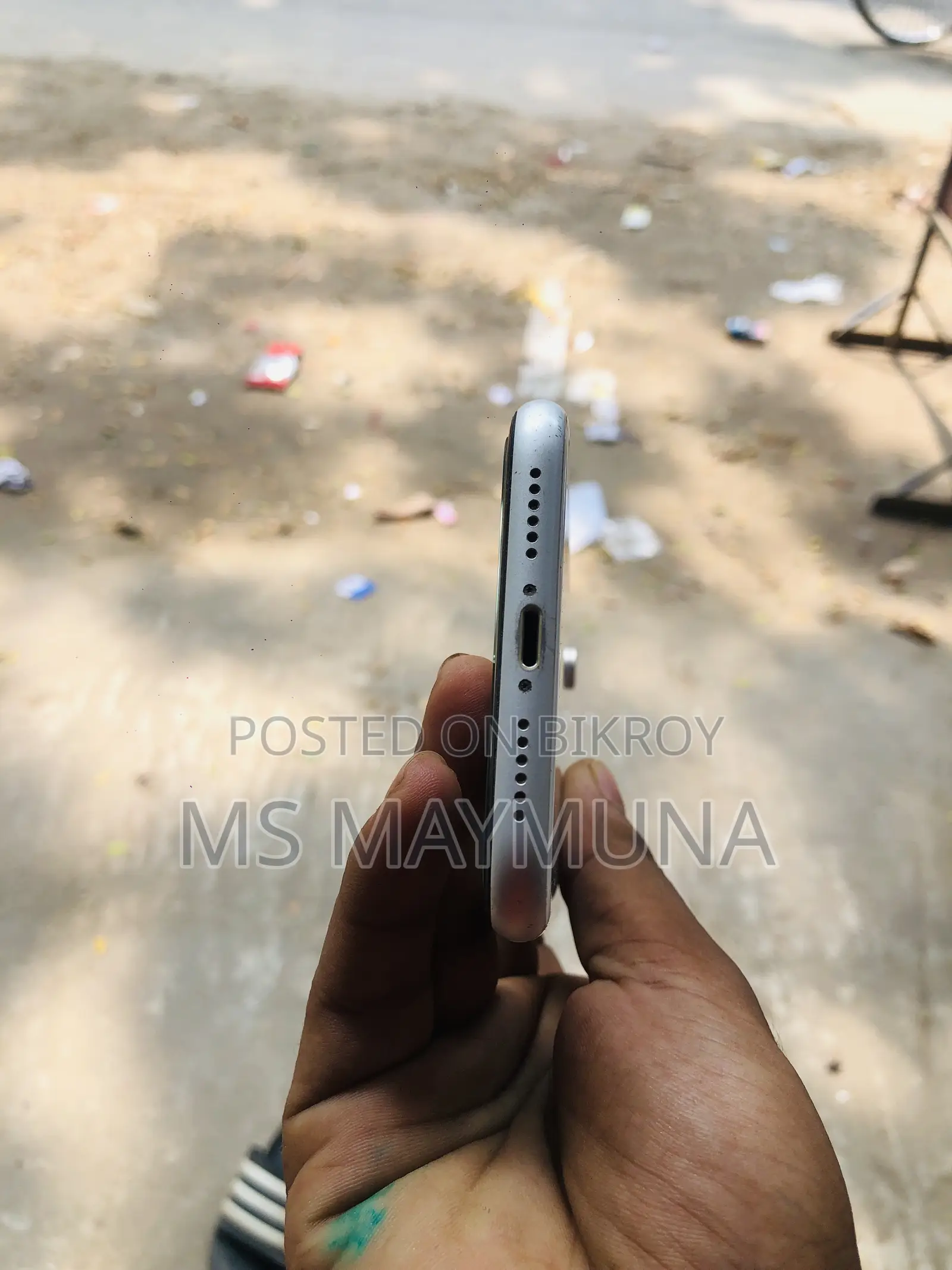 অ্যাপল আইফোন এক্সআর ১২৮ জিবি হোয়াইট