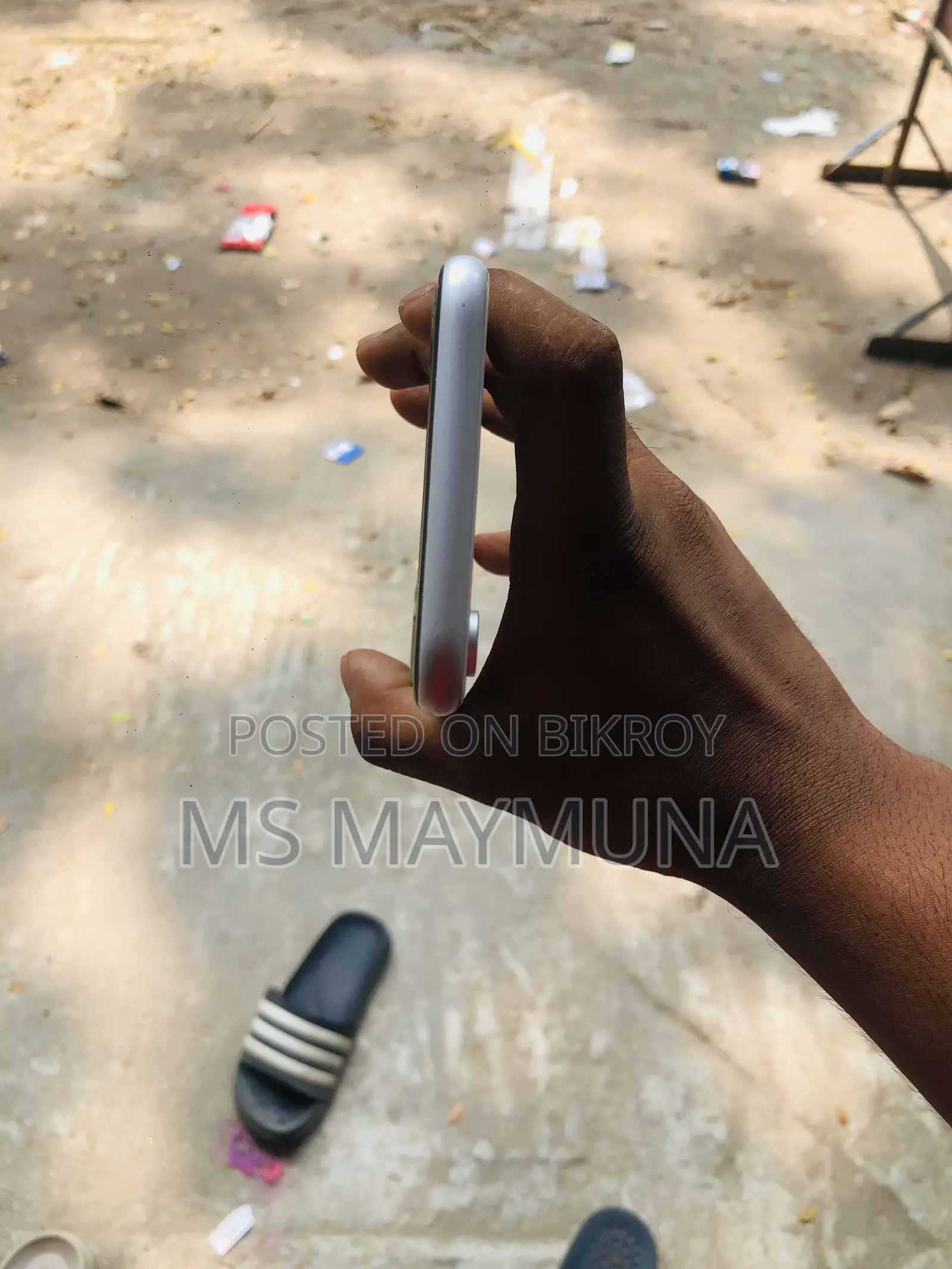 অ্যাপল আইফোন এক্সআর ১২৮ জিবি হোয়াইট