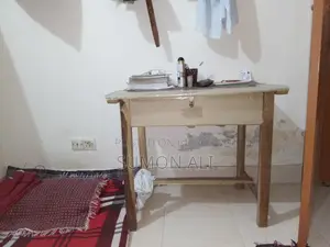 টেবিলের সাইজ ৩ ফিট * ২.৫ ফিট