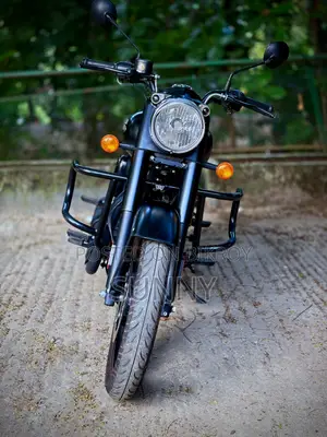 Royal Enfield Classic 350 2025 Black