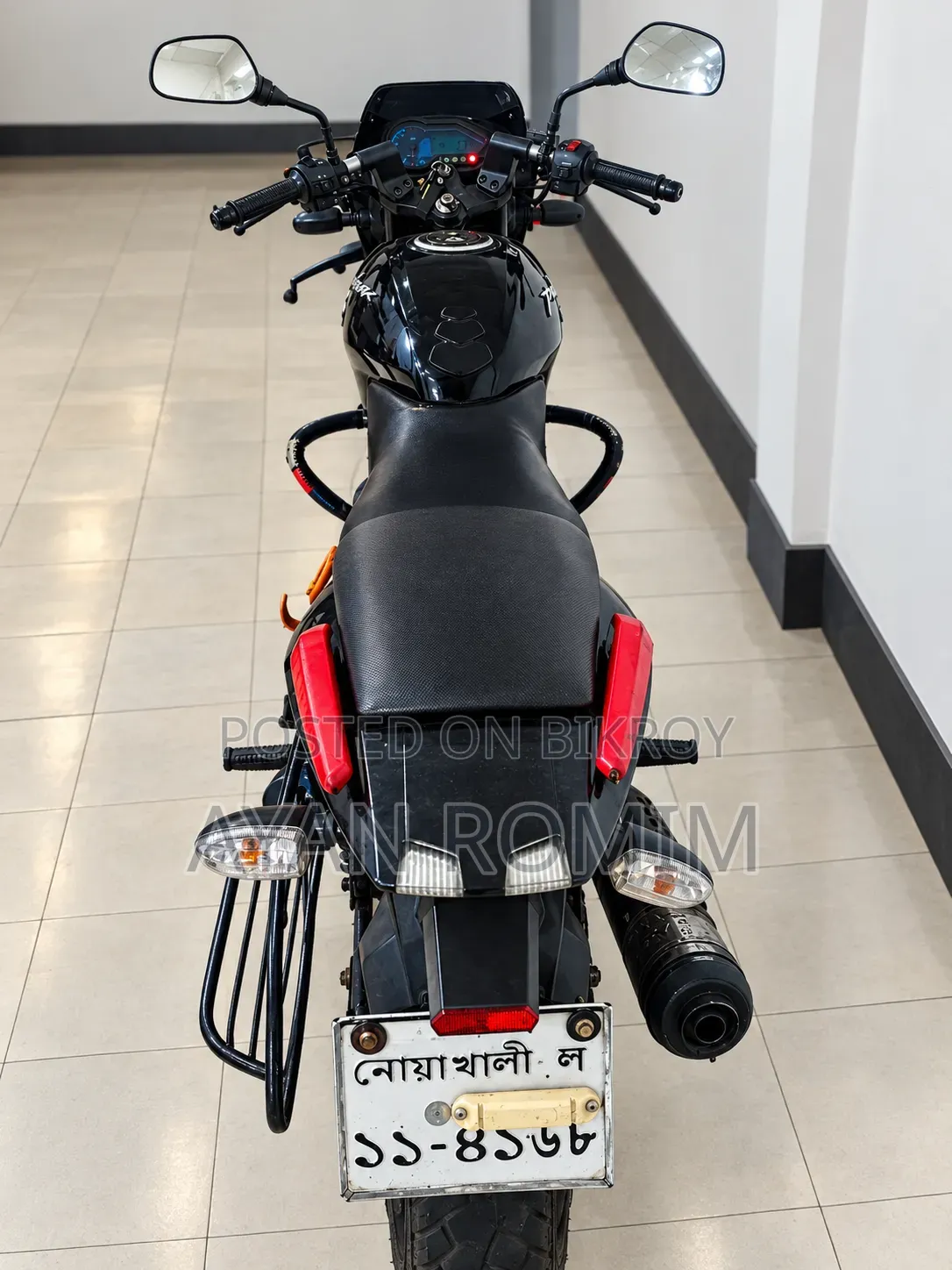 বাজাজ পালসার ১৫০ ২০২১ ব্ল্যাক
