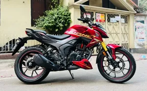 Honda Hornet 2024 Red