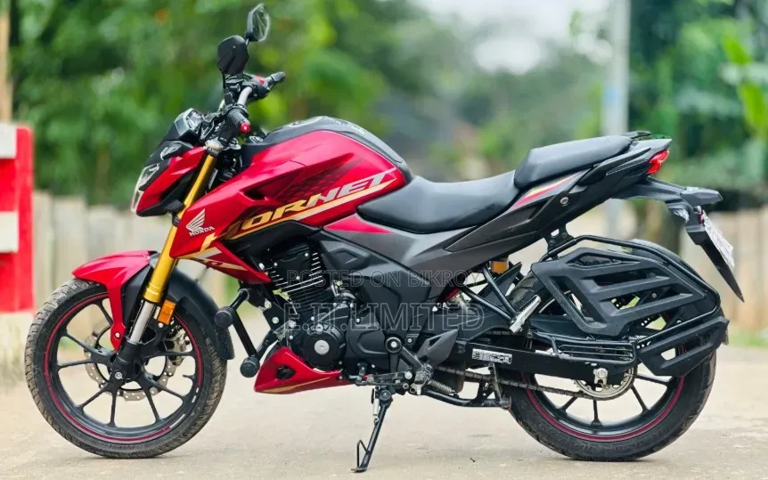 Honda Hornet 2024 Red