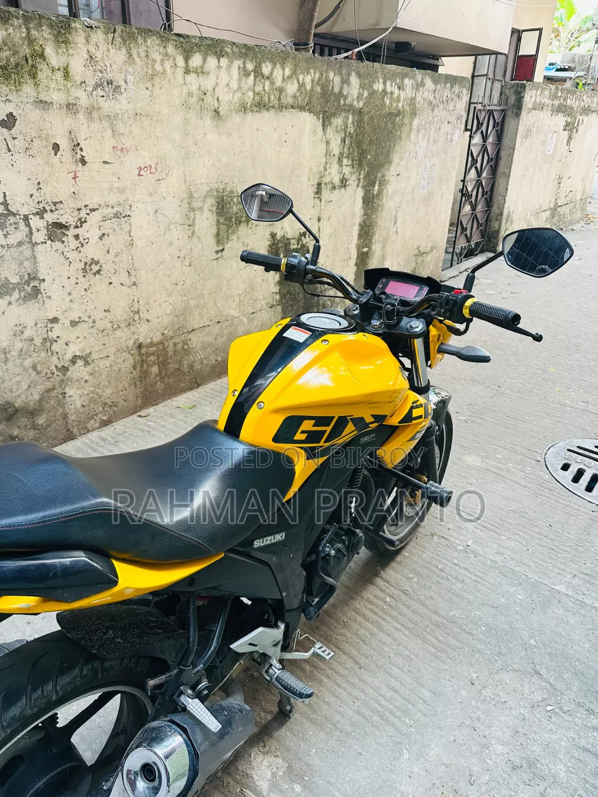 New Suzuki Gixxer 2024 Yellow