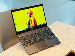 Laptop Fujitsu Lifebook U937 4GB Intel Celeron SSD 128GB