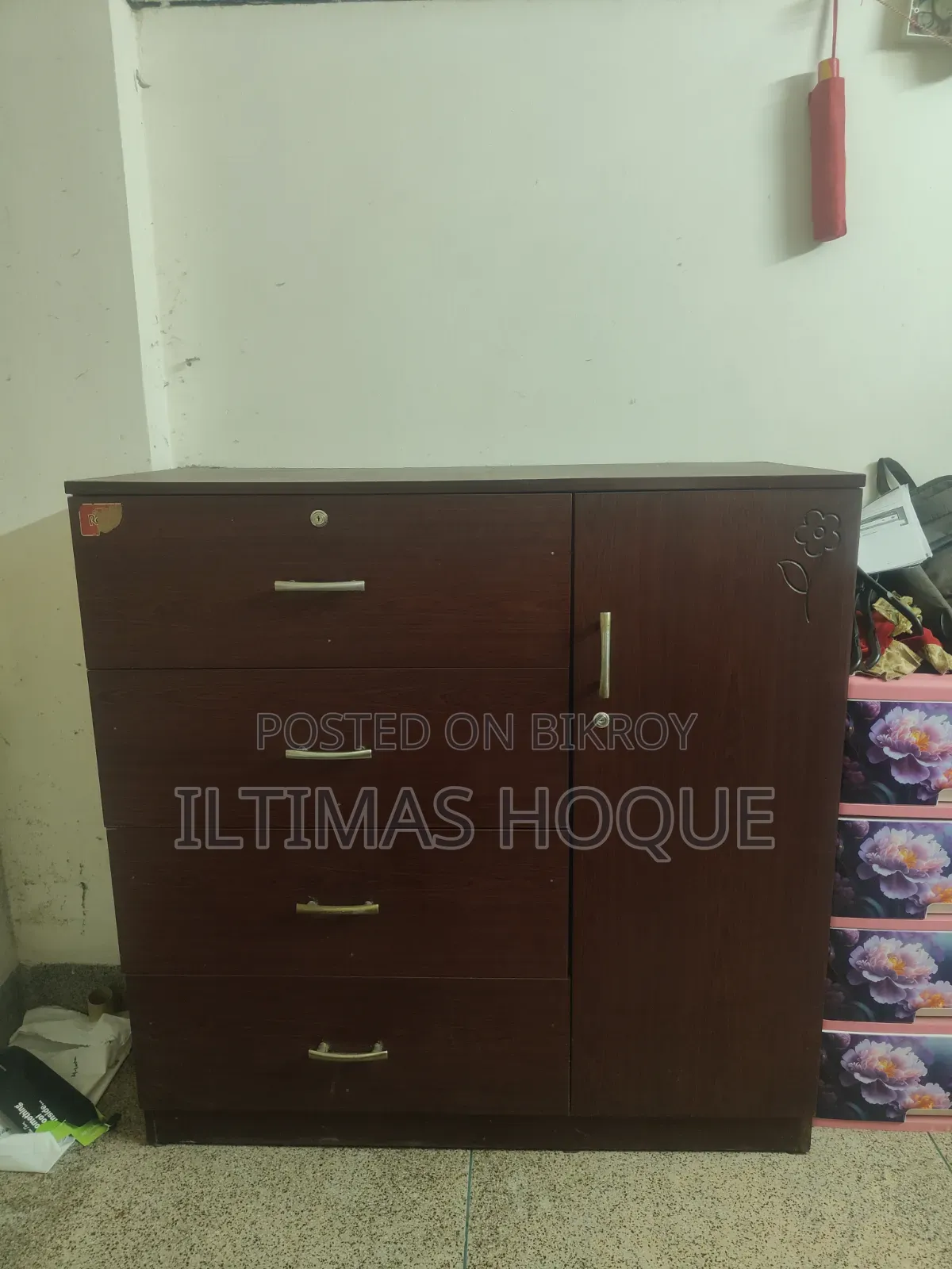 ওয়ার্ডরোব বিক্রির জন্য