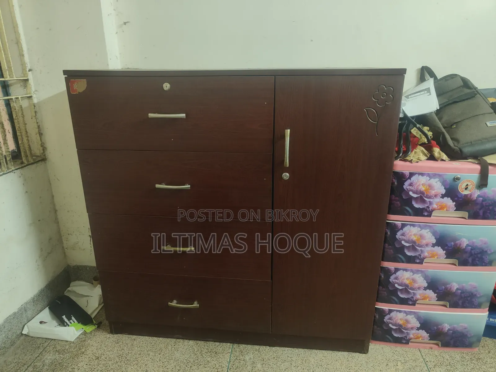 ওয়ার্ডরোব বিক্রির জন্য