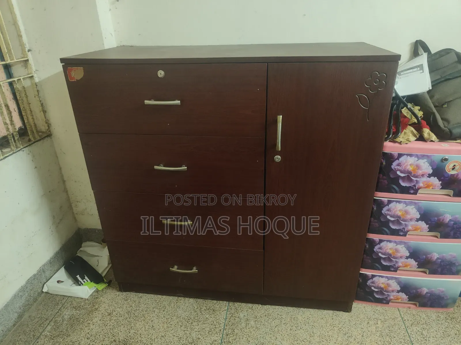 ওয়ার্ডরোব বিক্রির জন্য