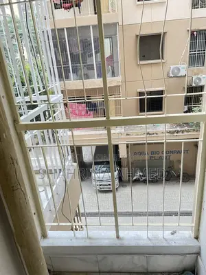 3 Bedroom Block of Flats in Lake City Concord, for rent