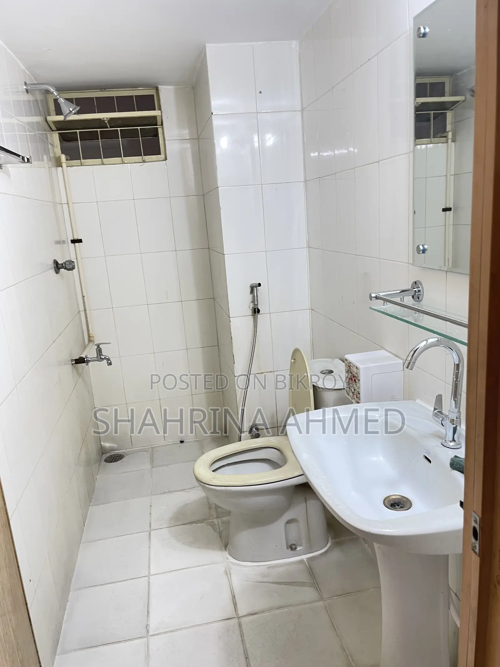 3 Bedroom Block of Flats in Lake City Concord, for rent