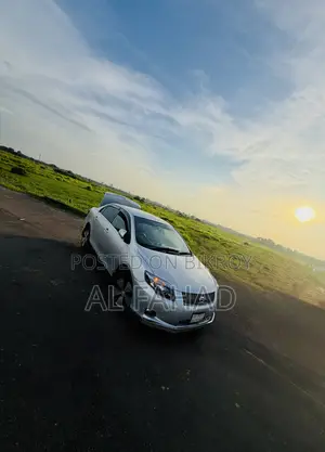 টয়োটা এক্সিও ২০১৬ সিলভার