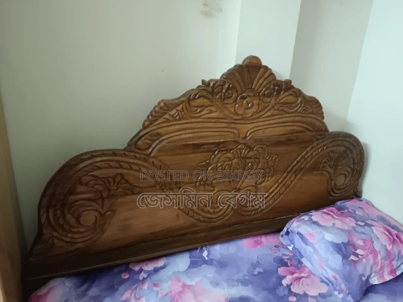 এই খাট্টা বিক্রি করা হবে যারা নিতে চান তারা শুধু যোগাযোগ করেন