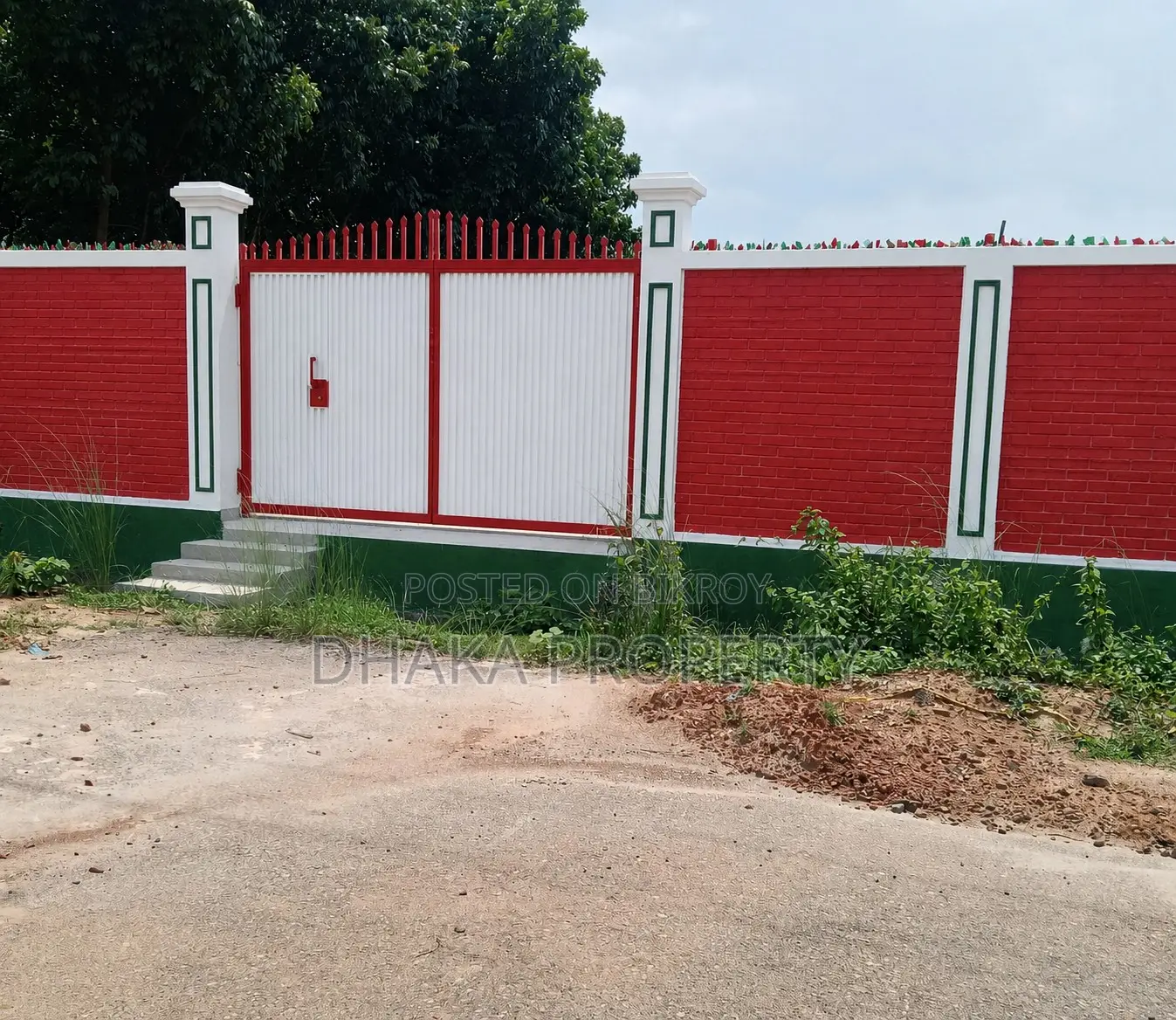 সেক্টর-১৬/সি-তে ৬০ ফুট রোড ৫ কাঠা পার্ক ভিউ পূর্বমুখী