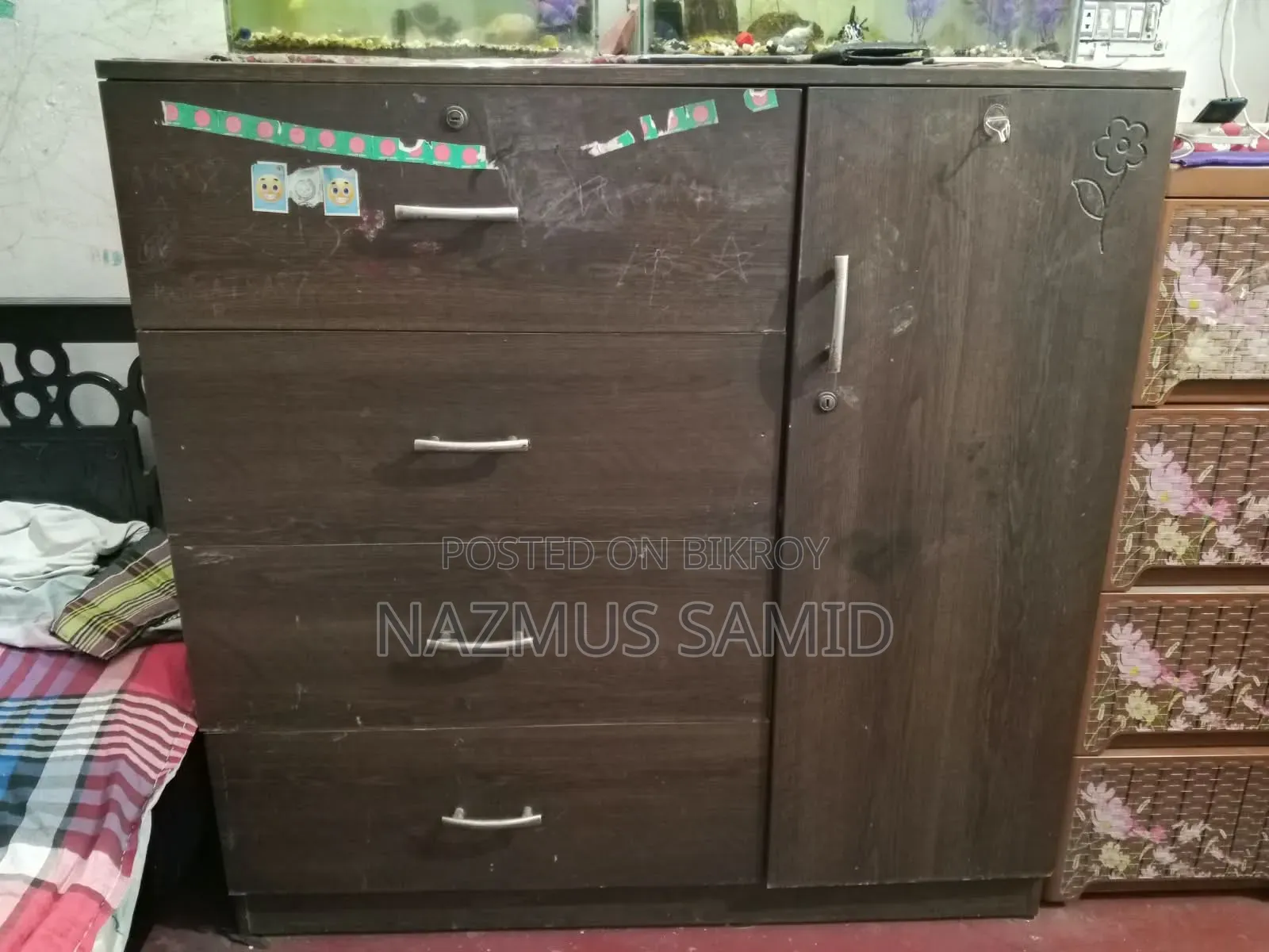 মজবুত কাঠের ওয়ারড্রোব