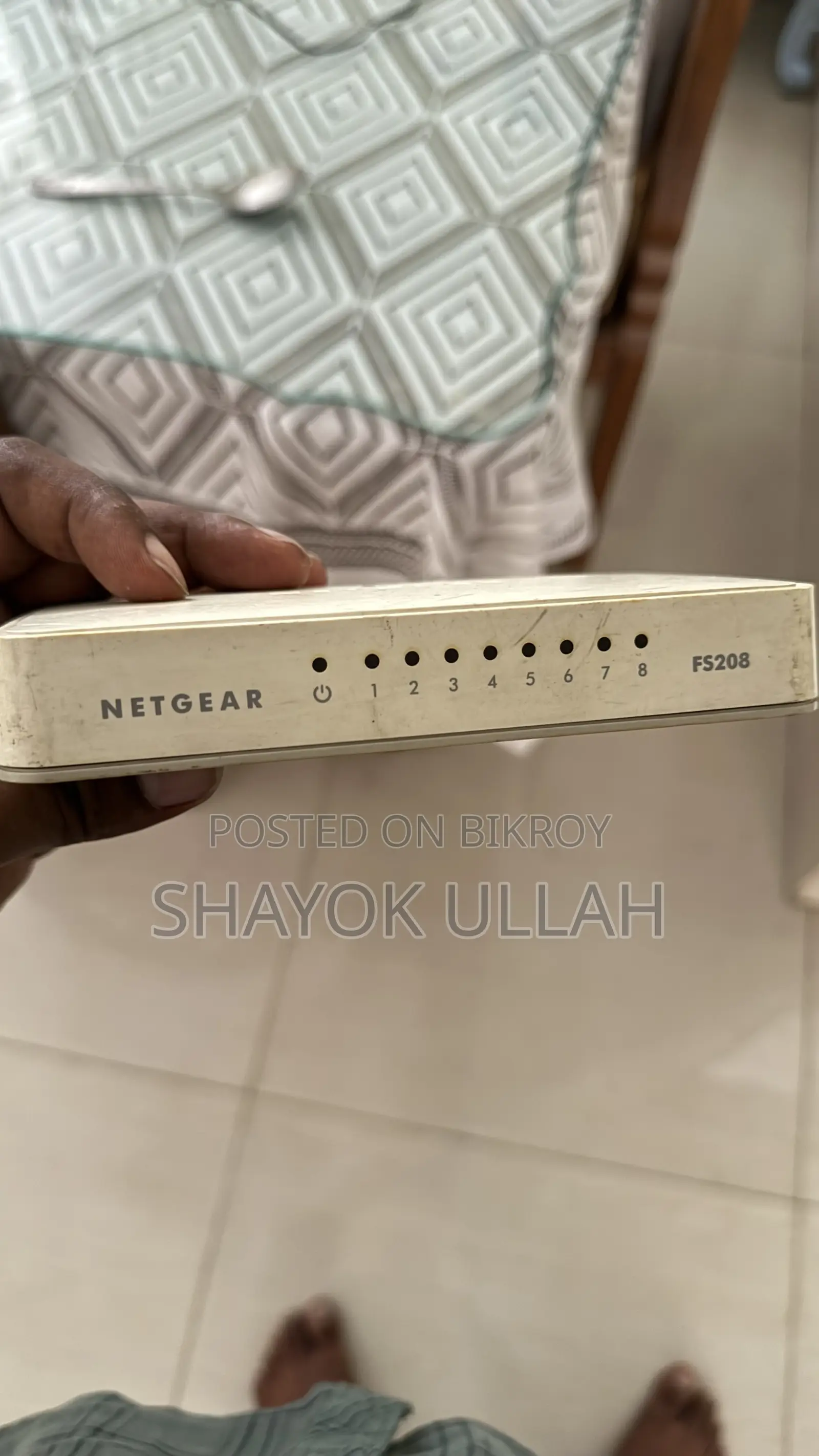 NetGear 8-Port Fast Ethernet Switch (FS208) - Used