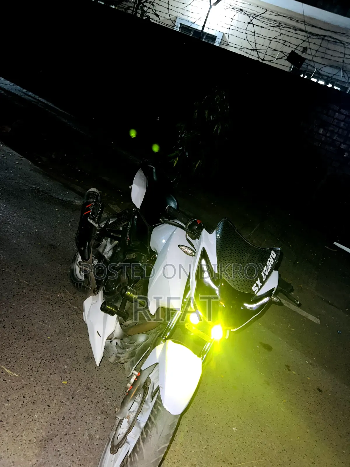 TVS Apache RTR 160 2V 2015 White