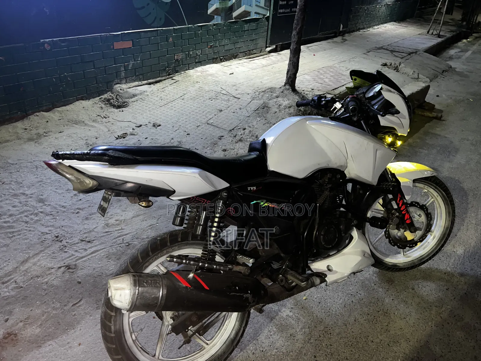 TVS Apache RTR 160 2V 2015 White