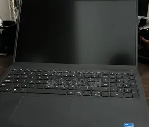 Laptop Dell Vostro 3520 8GB Intel Core i3 SSD 512GB