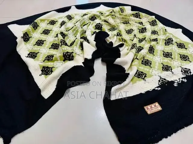 Premium Quality Woolen Shawl 
🥰🥰