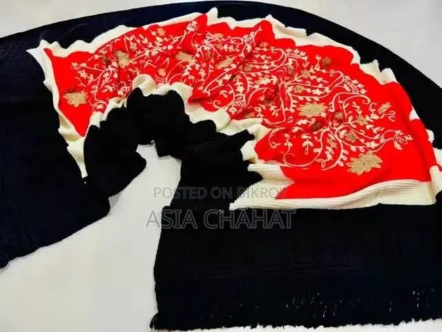 Premium Quality Woolen Shawl 
🥰🥰