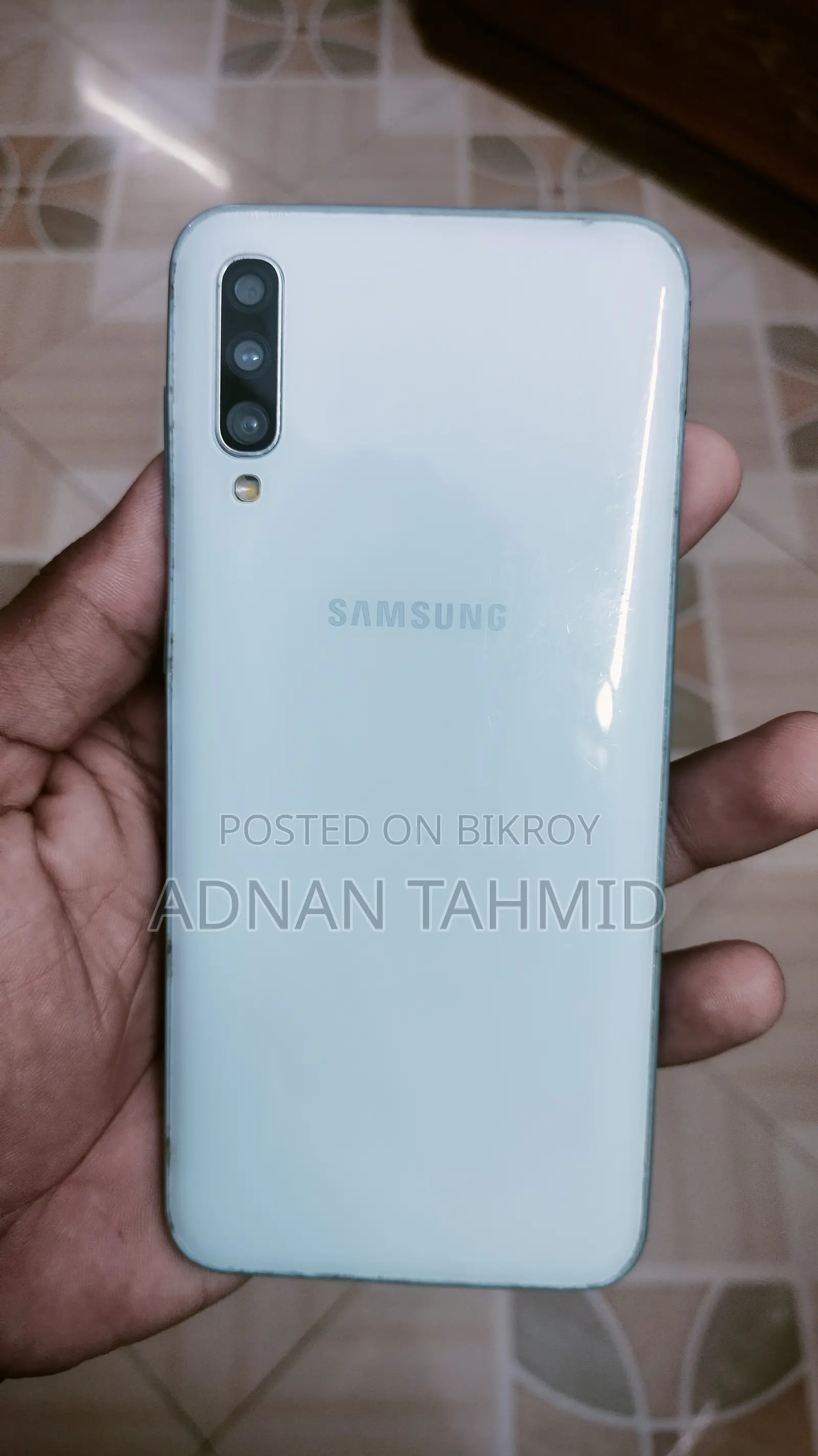 স্যামসাং গ্যালাক্সি এ৫০ ৬৪ জিবি হোয়াইট