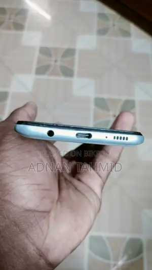 স্যামসাং গ্যালাক্সি এ৫০ ৬৪ জিবি হোয়াইট