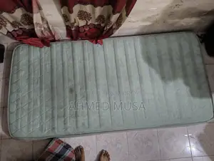 ভালো মানের ৩টি তোষক ও ১টি ম্যাট্রেস জরুরী বিক্রি হবে
