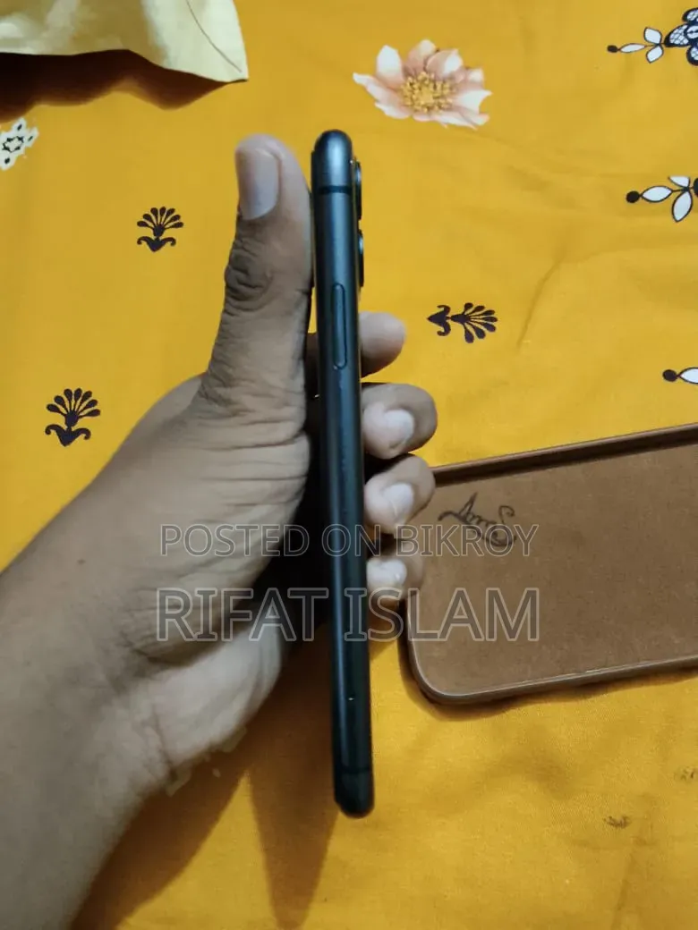 অ্যাপল আইফোন ১১ ৬৪ জিবি ব্ল্যাক