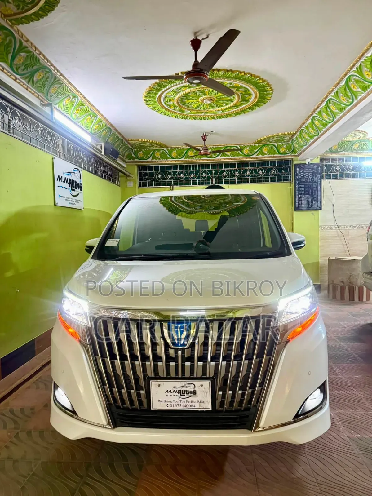 Toyota Noah 1.8 Front Wheel Drive Hybrid (7 seater) 2020 White