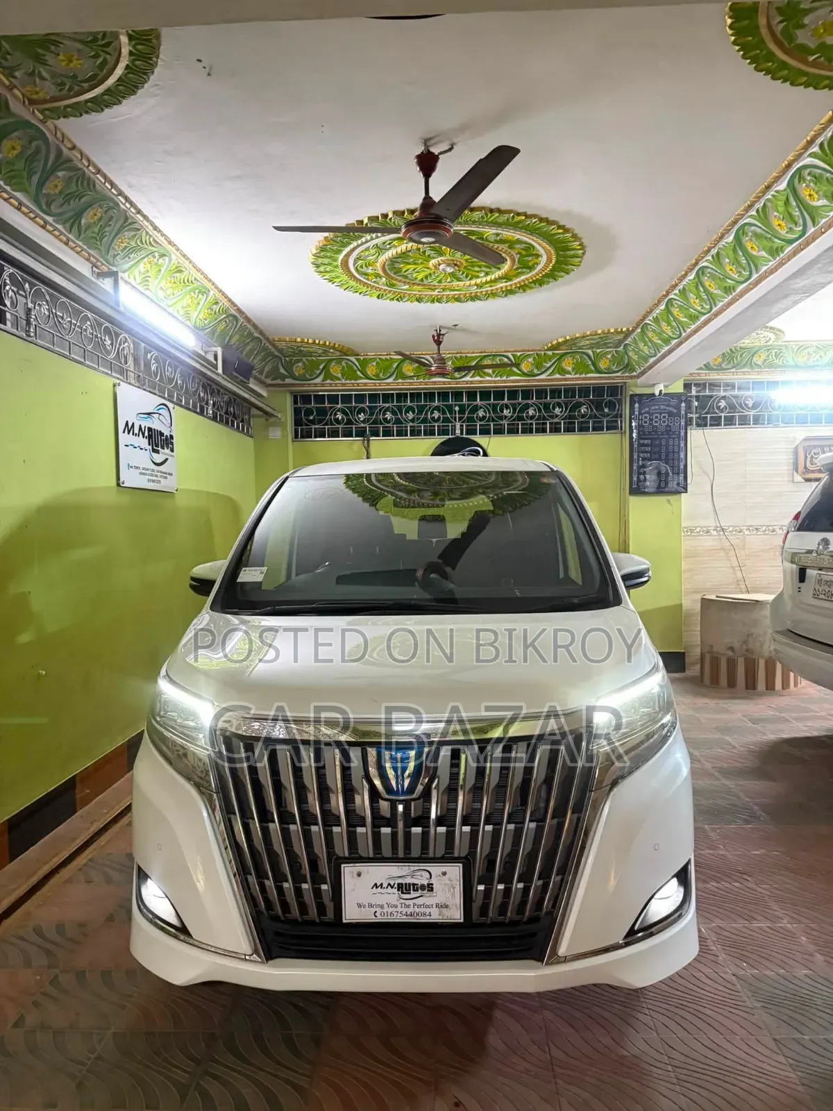Toyota Noah 1.8 Front Wheel Drive Hybrid (7 seater) 2020 White