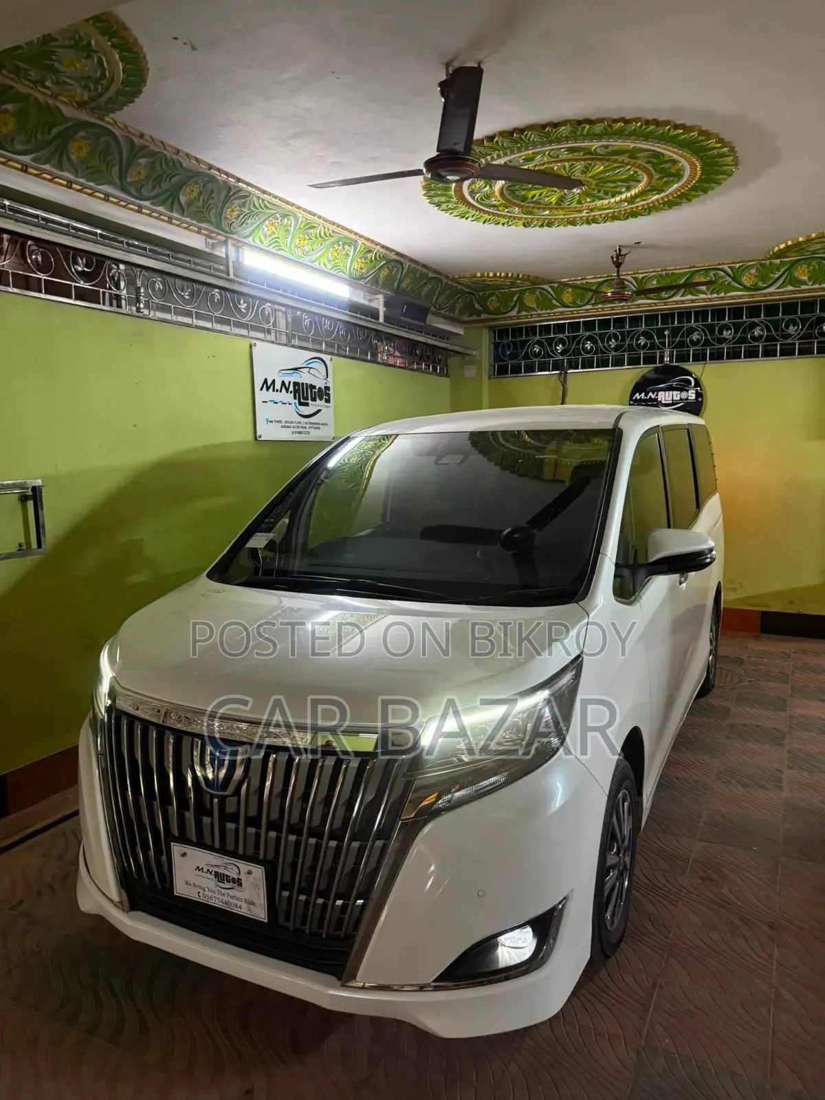 Toyota Noah 1.8 Front Wheel Drive Hybrid (7 seater) 2020 White