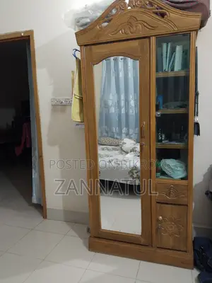 কাঠের ড্রেসিং টেবিল
