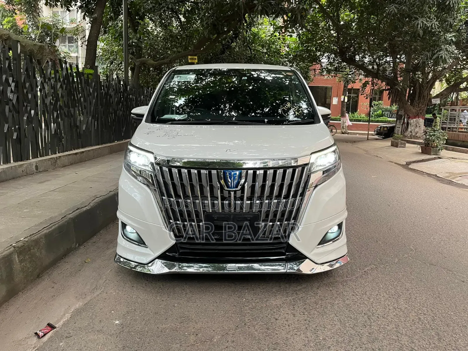 Toyota Noah 1.8 Front-Wheel Drive Hybrid 7 Seater 2020 White