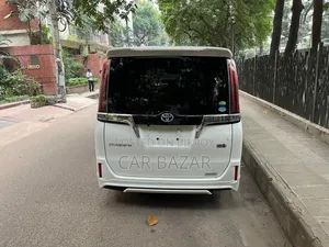 Toyota Noah 1.8 Front-Wheel Drive Hybrid 7 Seater 2020 White