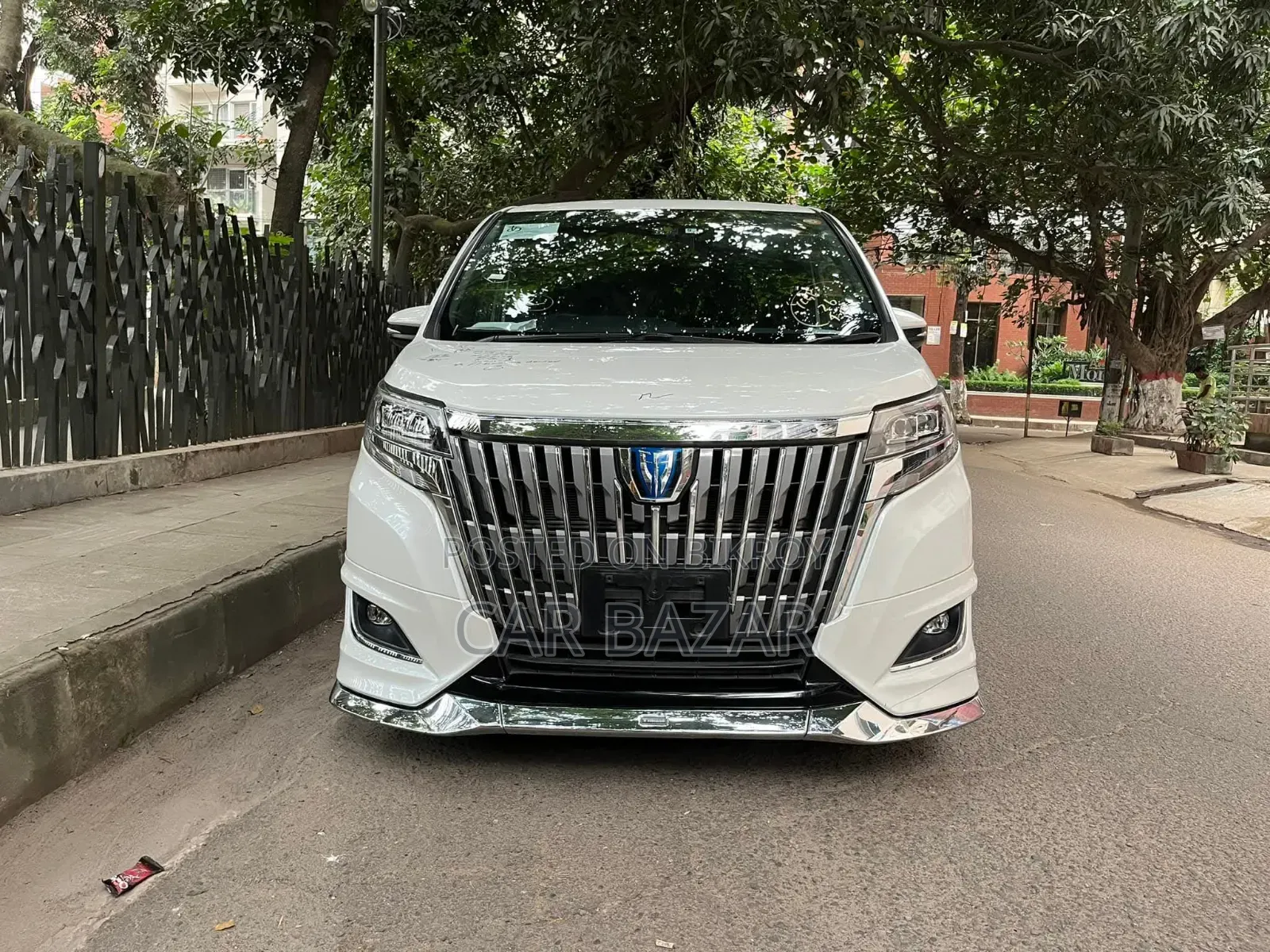 Toyota Noah 1.8 Front-Wheel Drive Hybrid 7 Seater 2020 White