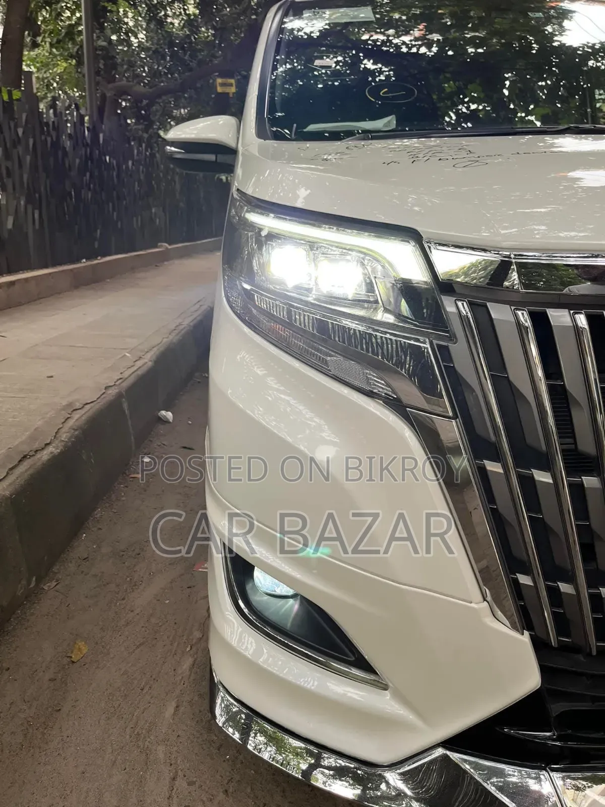 Toyota Noah 1.8 Front-Wheel Drive Hybrid 7 Seater 2020 White