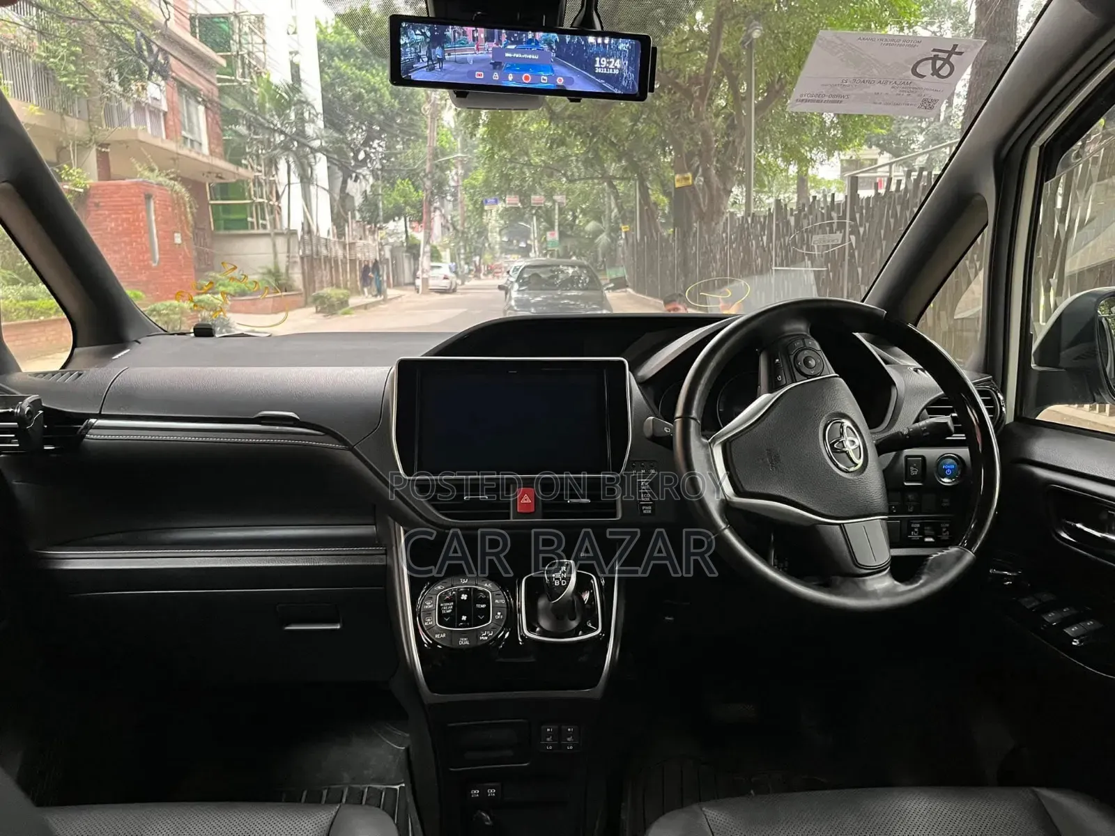 Toyota Noah 1.8 Front-Wheel Drive Hybrid 7 Seater 2020 White