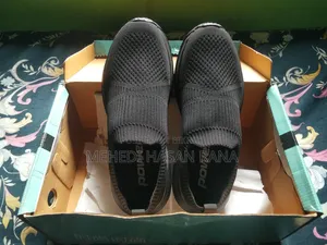 পাওয়ার ওয়াকিং স্নিকার্স