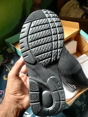 পাওয়ার ওয়াকিং স্নিকার্স