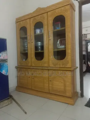 এই ওয়াল শোকেসটি বিক্রি করব