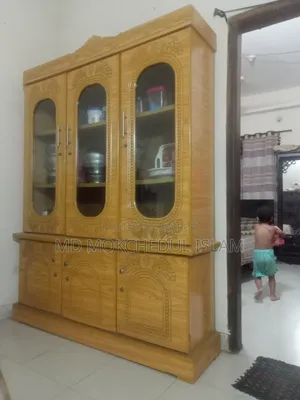এই ওয়াল শোকেসটি বিক্রি করব