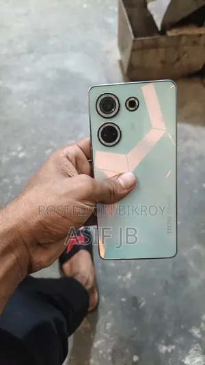 টেকনো ক্যামন ২০ প্রো ২৫৬ জিবি সিলভার