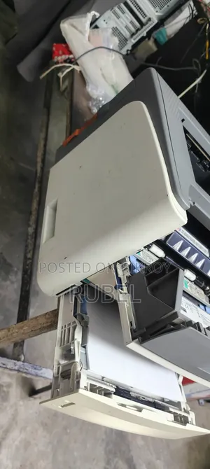 ক্যানন এলবিপি ৩৩০০